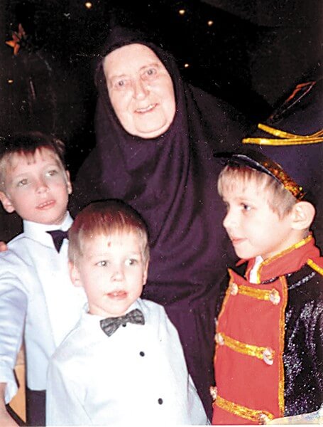 Mother Elisaveta surrounded by children