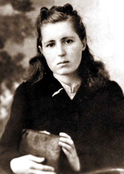 Vera Dmitrieva. Post-war photo. 1947