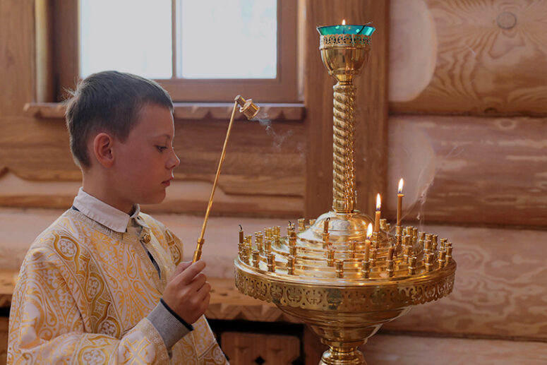 Seraph protestantiske investering Church Candle. How to Correctly Light Candles for the Living and the  Reposed? | Church Blog