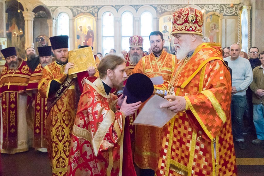 How to Wear a Kamilavka? - Tips for Clergy