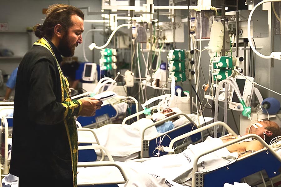 Communing the critically ill with the Holy Blood