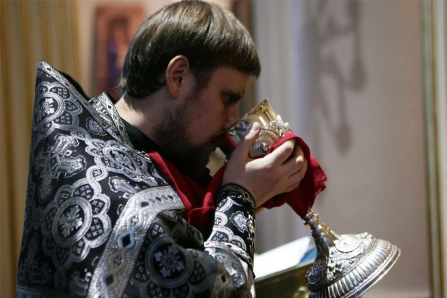 consuming the holy gifts