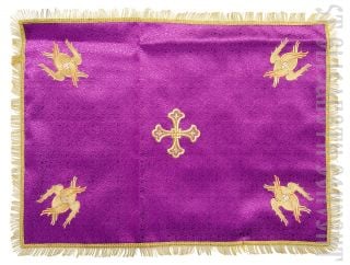 Purple chalice covers and veil decorated with embroidery 