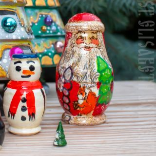 Christmas Tree wooden souvenir nesting doll