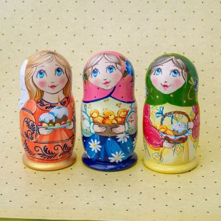 nesting dolls with chickens Easter cakes and eggs