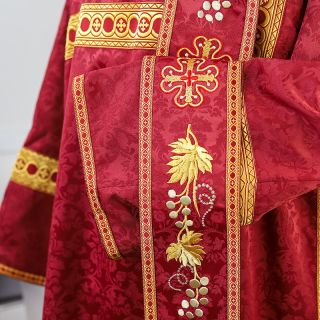 burgundy deacon vestment with orarion