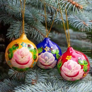 souvenir wooden bauble