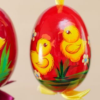 red paschal hanging eggs