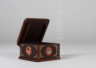 Box with Icons (Medium-Size)