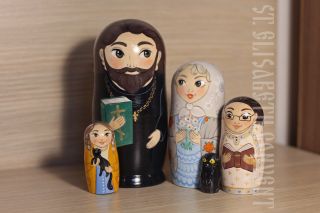 Family nesting doll set of 5