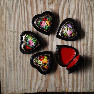 Heart-Shaped Lacquer Box 