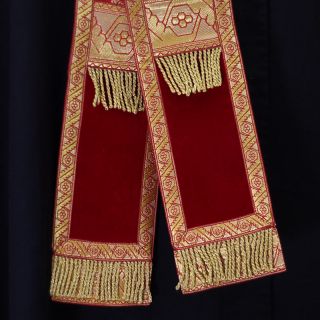 red subdeacon orarion