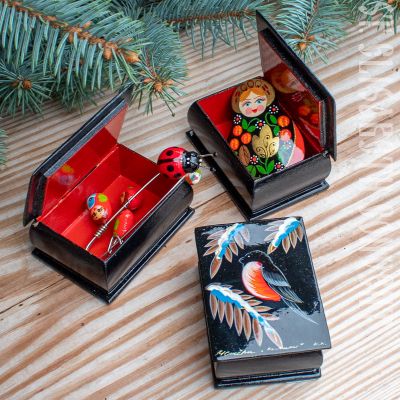 russian lacquer box hinged 