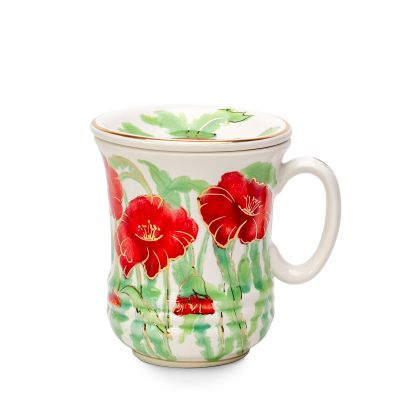 a poppy blooms red green cup 