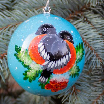 Bauble with a robin