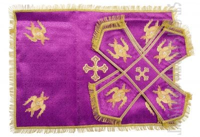 Purple chalice covers and veil decorated with embroidery 