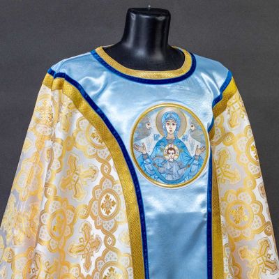 Gothic Vestment with Medallion of Our Lady and cross embroidered 