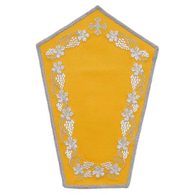Yellow church napkin for the Holy Cross with embroidered silver grapes and cross