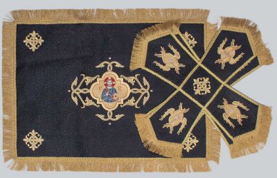 Chalice covers and veil for lenten time with embroidery of christ