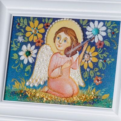 Angel with a violine in flowers