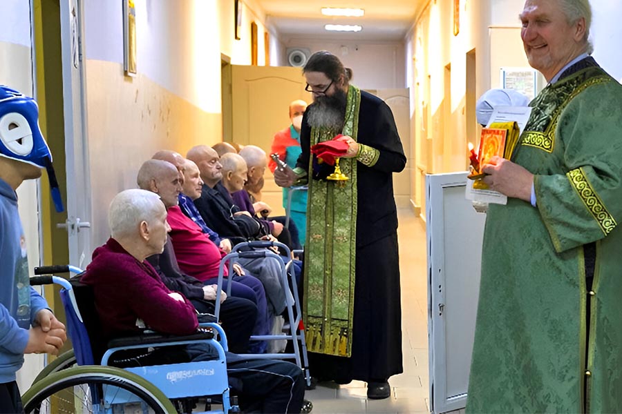 Tips on Administering Communion outside the church