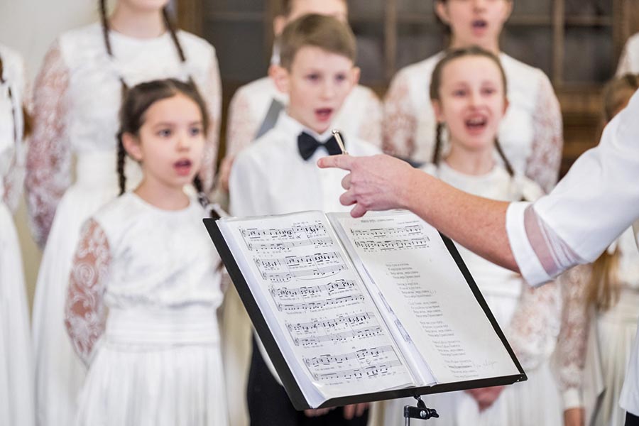What Does the Choir Director Expect From the Priest?